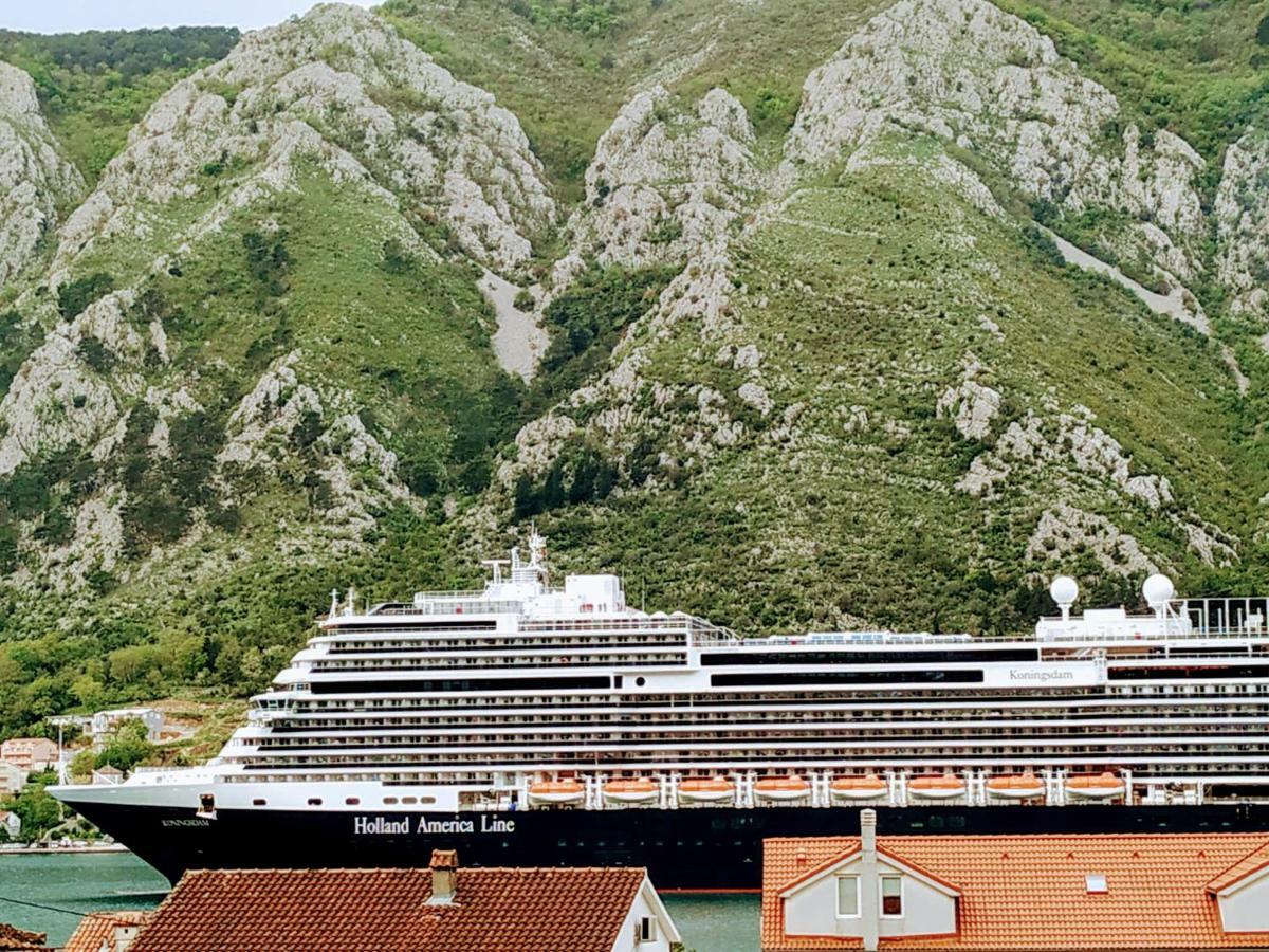 Rooms & Apartments Vukasovic Kotor Buitenkant foto